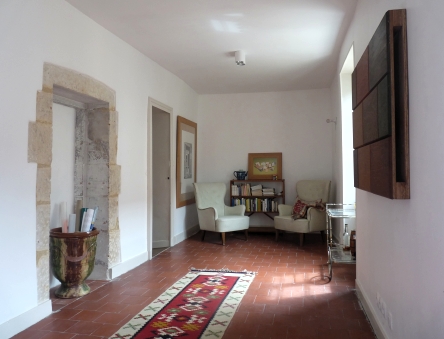 landing w. reading corner